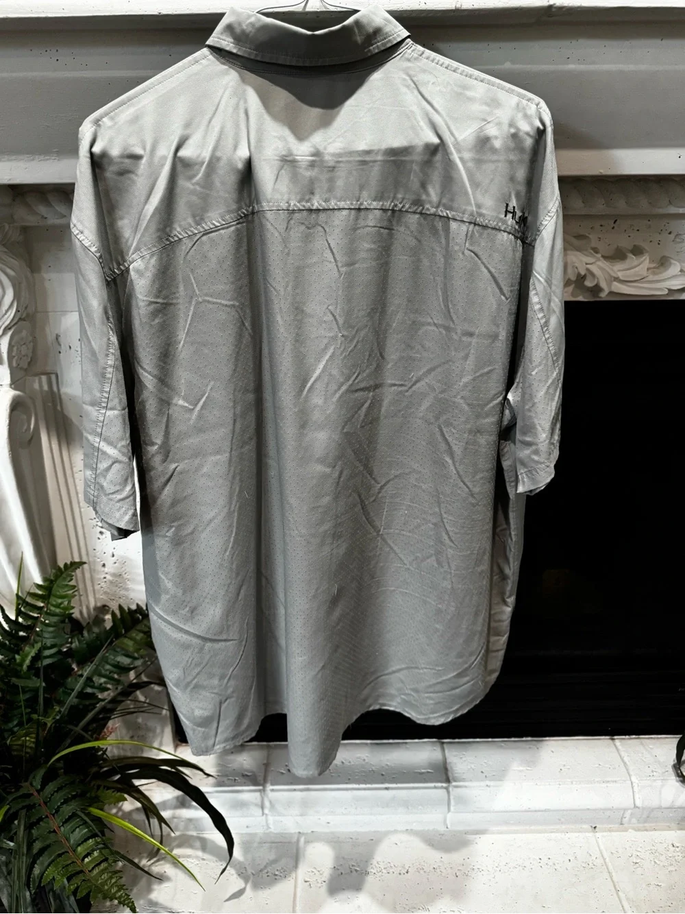 Huk Men's Short-Sleeve Button-Down Shirt in Light Gray